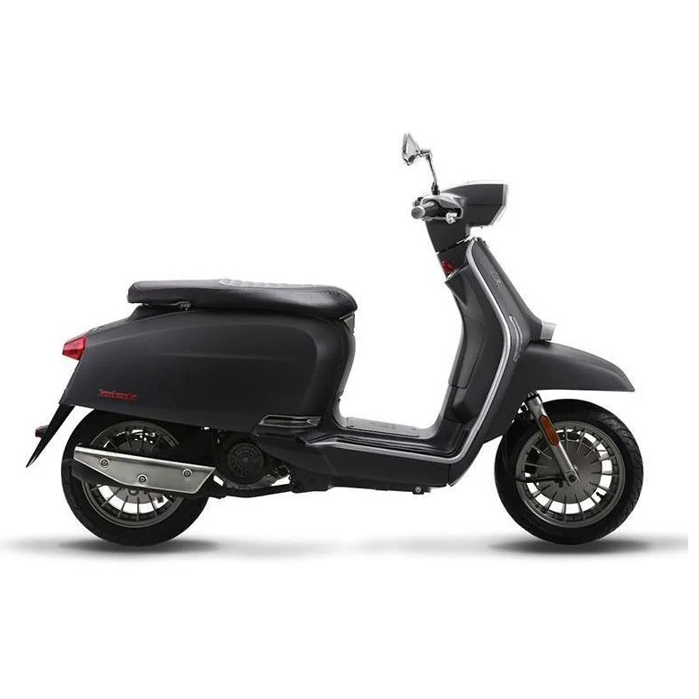 Lambretta V50 Scooter - Image 4