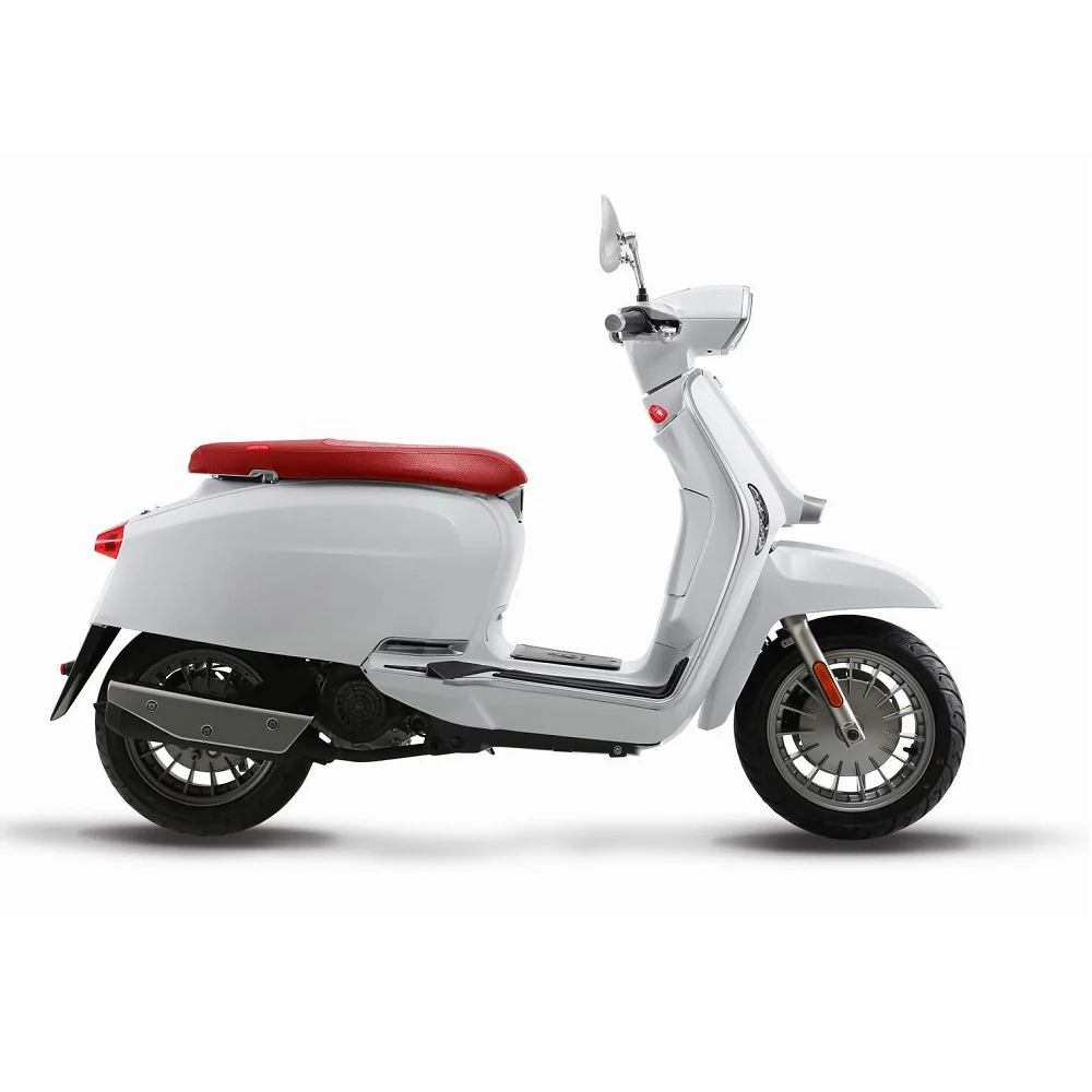 Lambretta V200 Scooter - Image 4